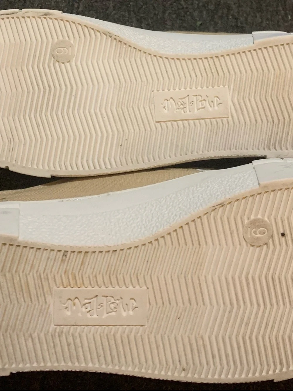 Women Mad Love Fran Tan Canvas Sneaker With a White Platform Sole Sz.9